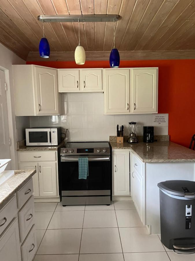 Sapphire Garden Townhouses George Town Extérieur photo