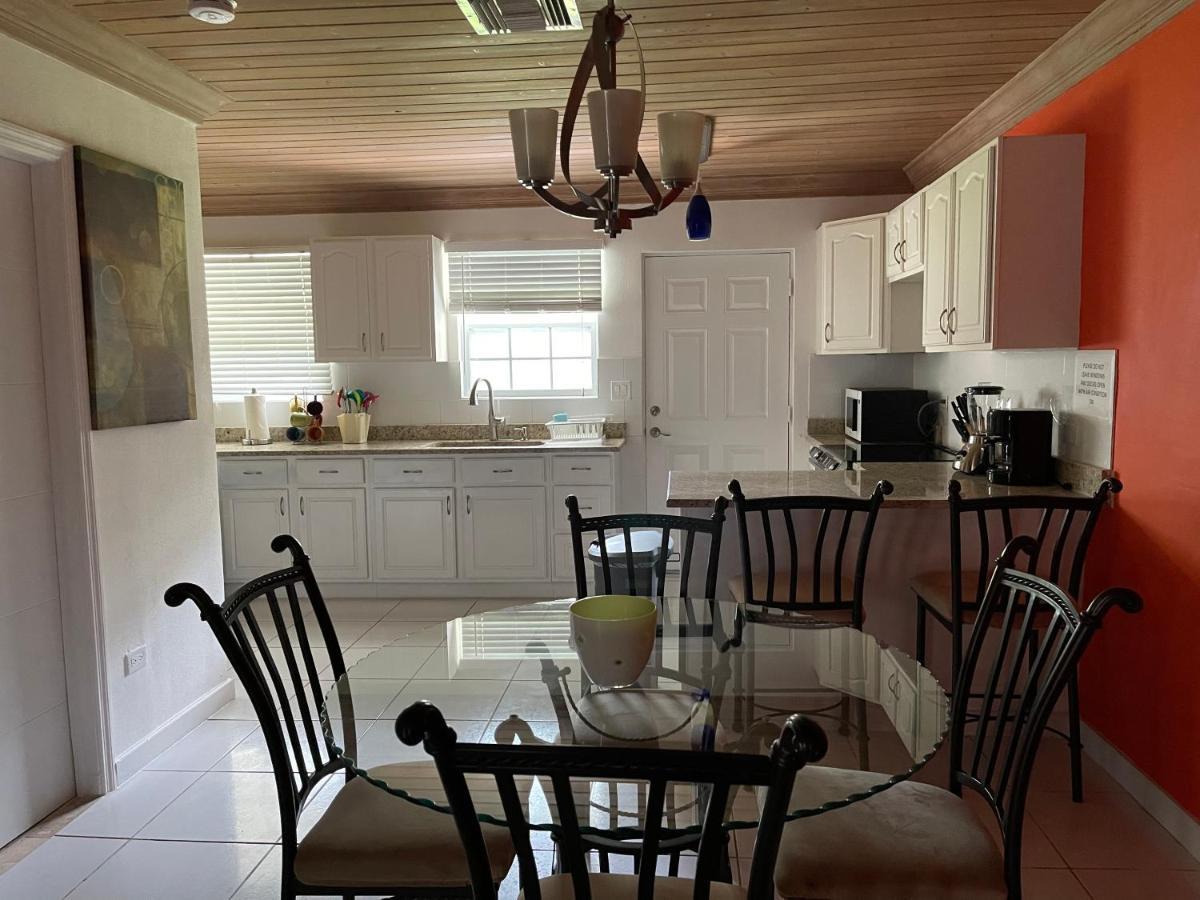 Sapphire Garden Townhouses George Town Extérieur photo