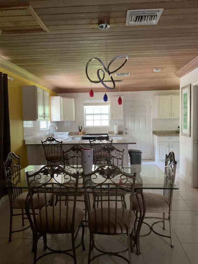 Sapphire Garden Townhouses George Town Extérieur photo